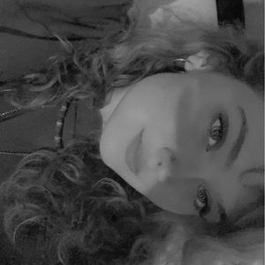 Meet your Posher, Zoe